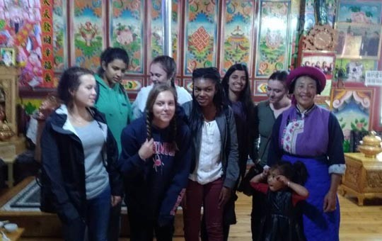 Visit a local Tibetan family